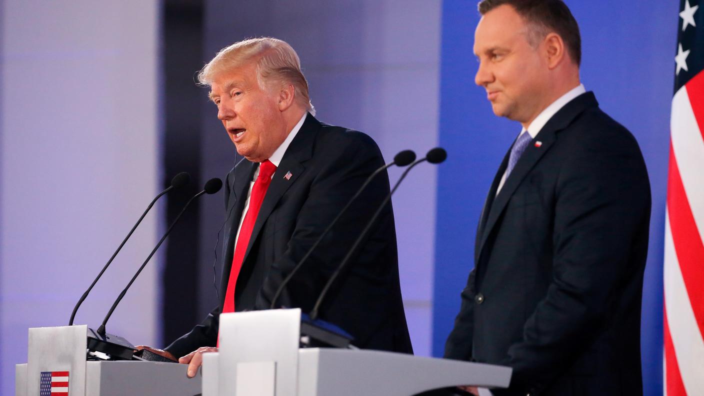 Trump è nella capitale polacca per un incontro col presidente Andrzej Duda
