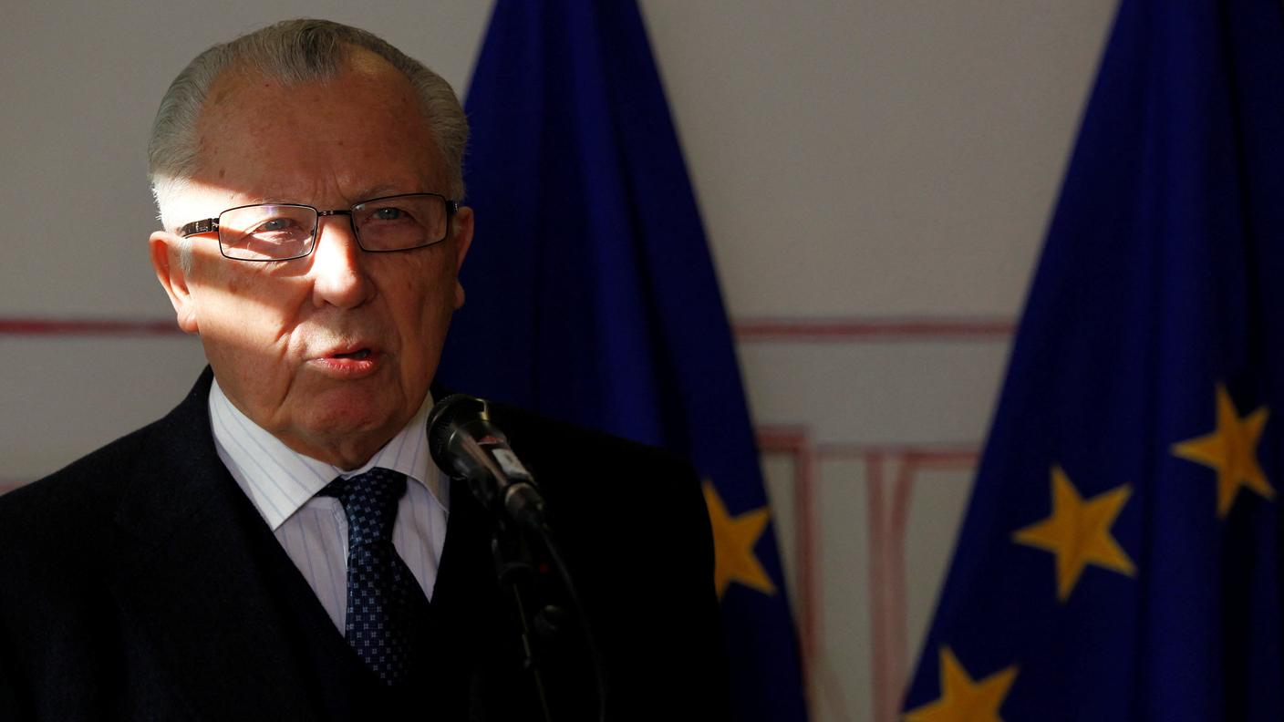 Noto europeista, ha sostenuto a oltranza il rafforzamento del federalismo europeo