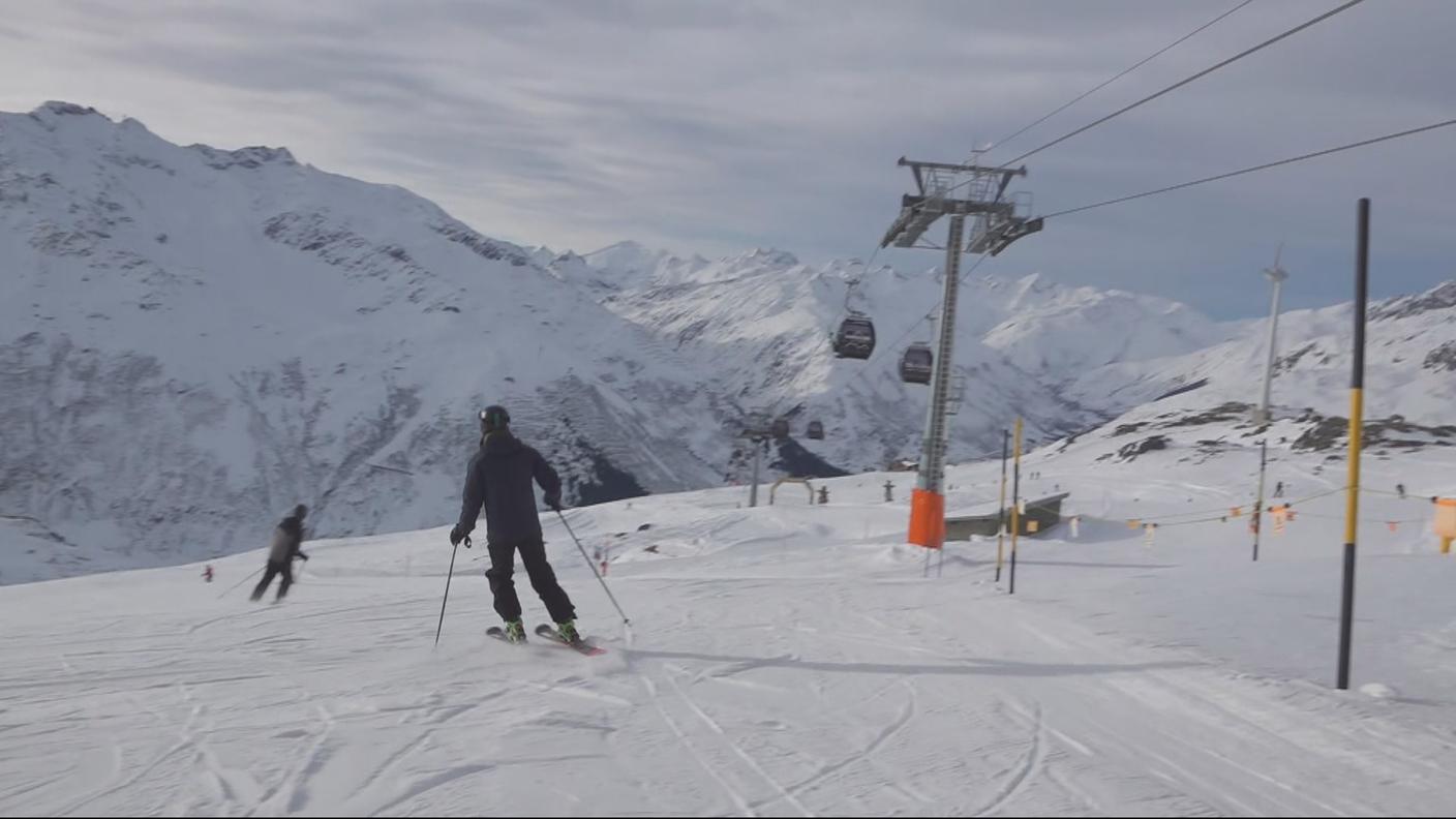 Lo statunitense John Linder sulle nevi di Andermatt