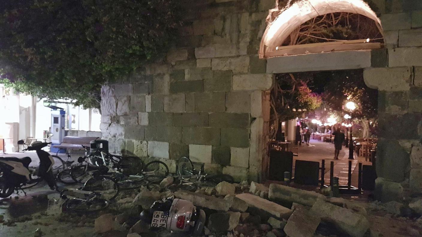 Moltissimi gli edifici danneggiati sull'isola