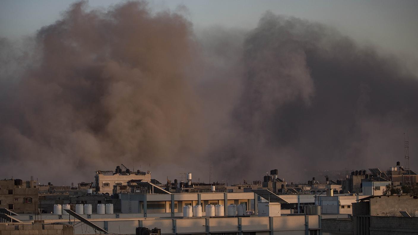 Il fumo nel cielo di Khan Yunis