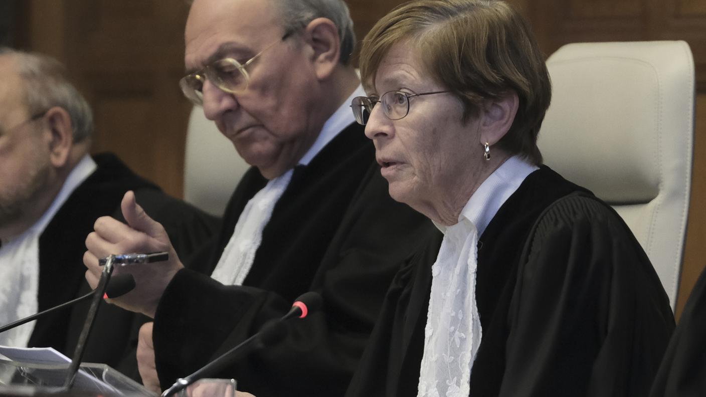La giudice Joan Donoghue presiede la Corte