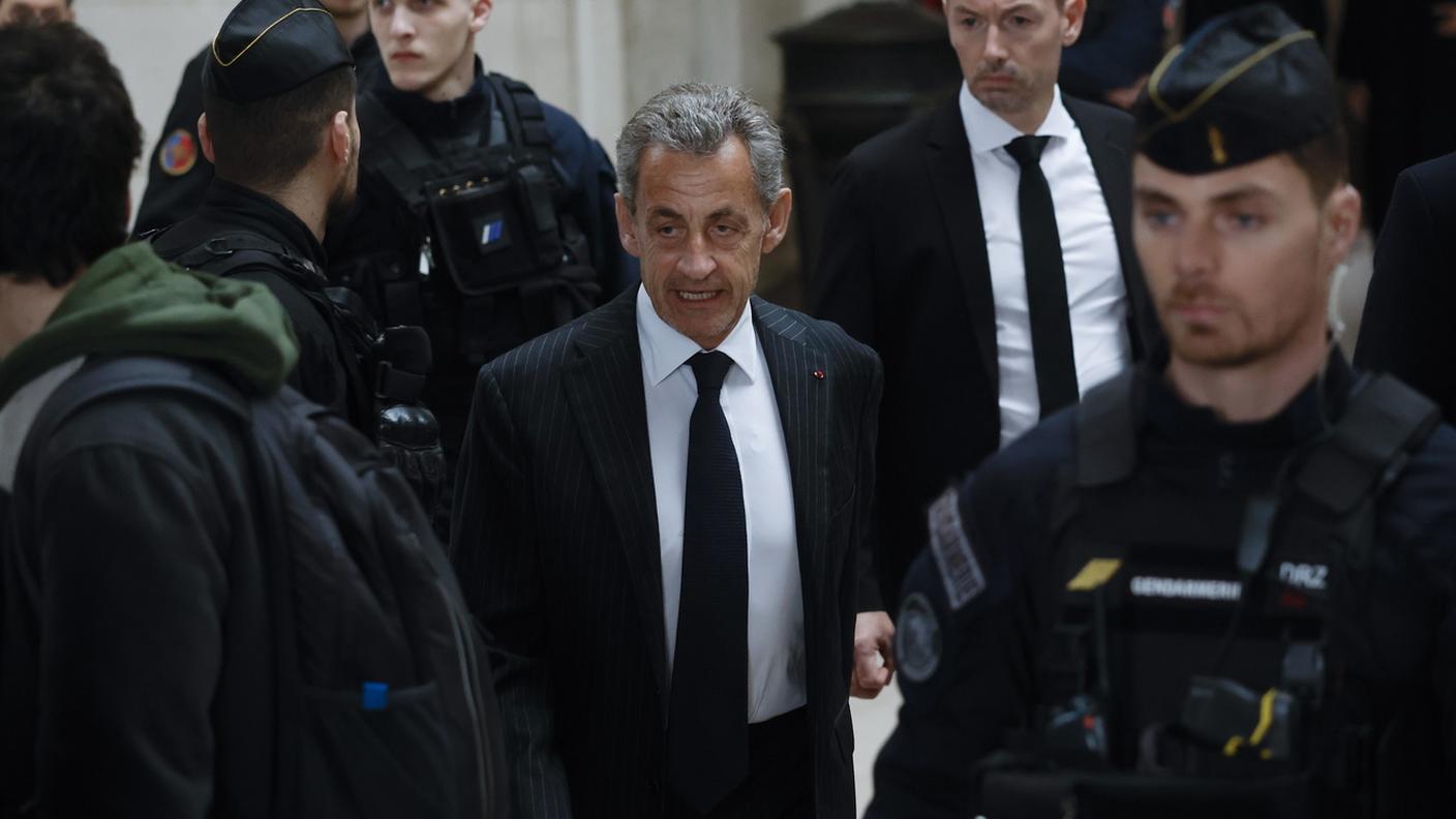 L'ex presidente arriva al tribunale parigino per l'appello dell'"affaire Bygmalion"