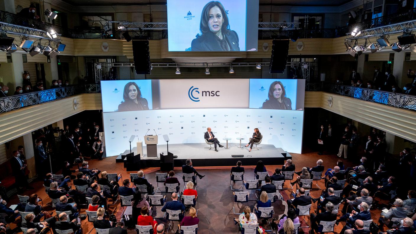 Presente anche la vice presidente USA Kamala Harris, qui fotografata a Monaco nel 2022