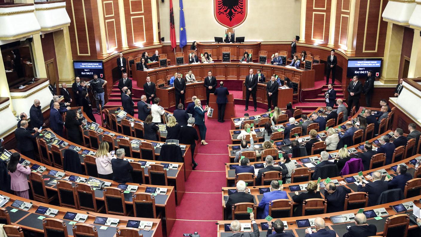 Il Parlamento albanese, con 77 voti a favore, ha approvato stamani l'accordo con Roma