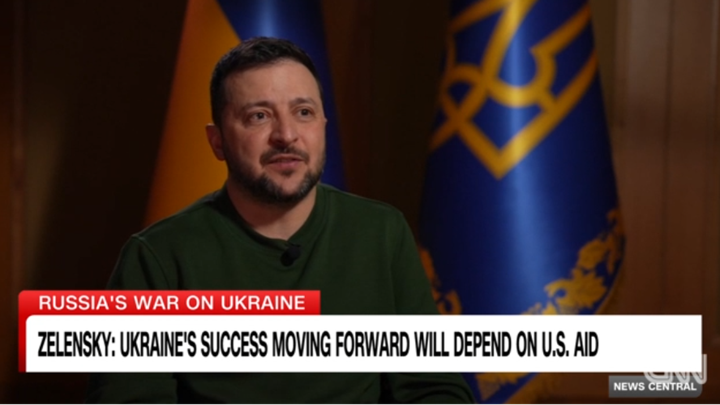 Il presidente ucraino Volodymyr Zelensky durante l'intervista rilasciata lunedì alla CNN