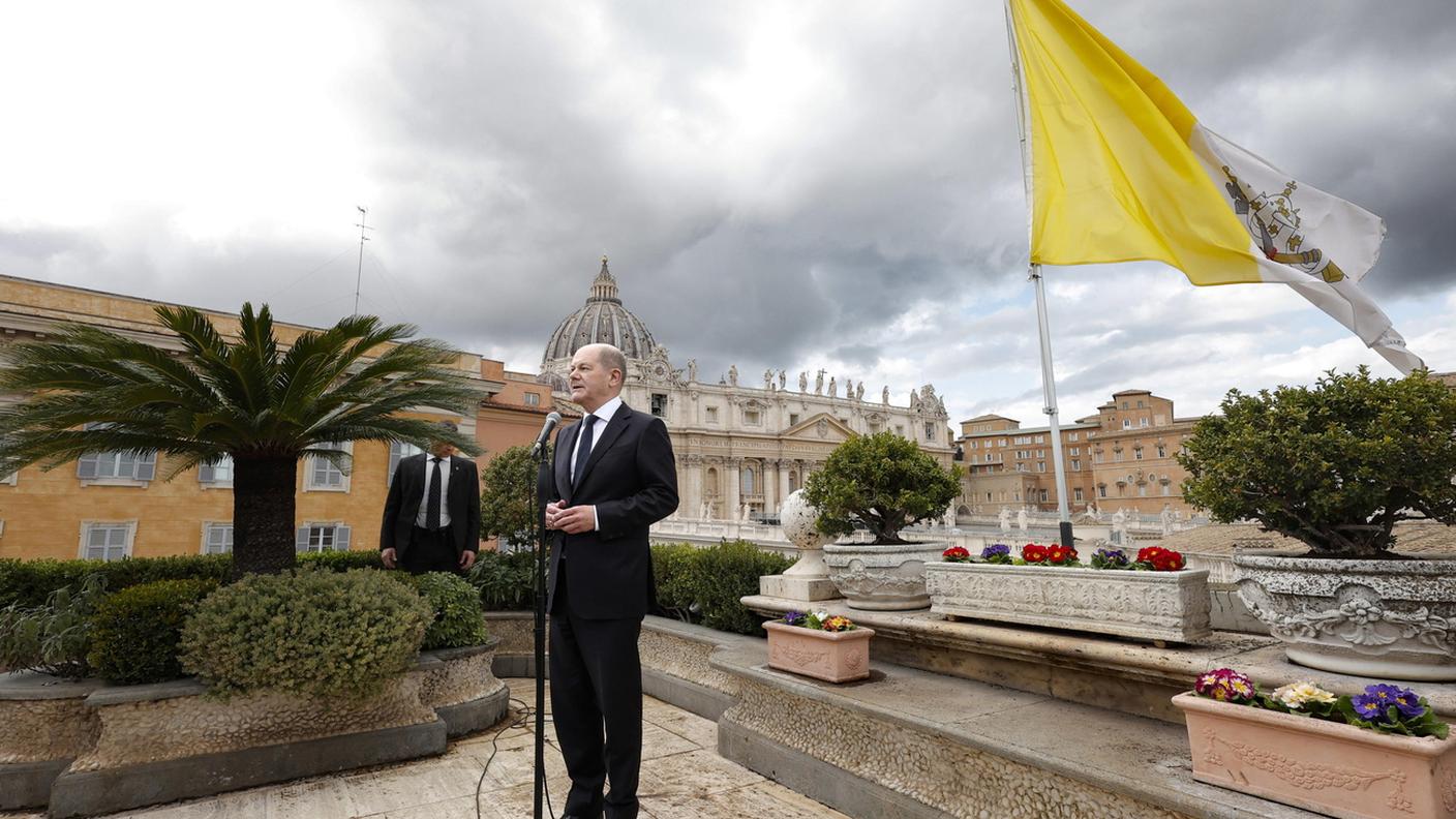 Il cancelliere tedesco Olaf Scholz commenta la fuga di informazioni da Città del Vaticano