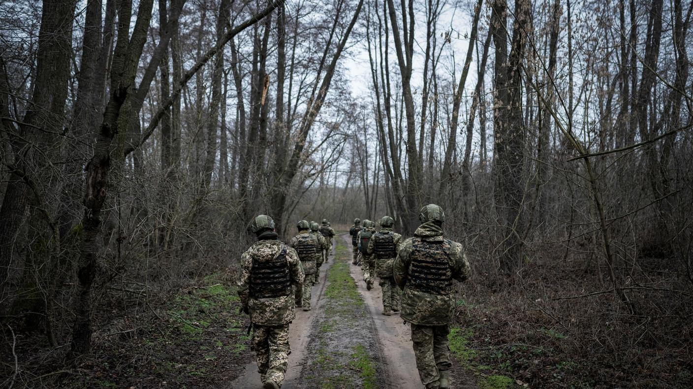 L'addestramento di una truppe di reclute ucraine