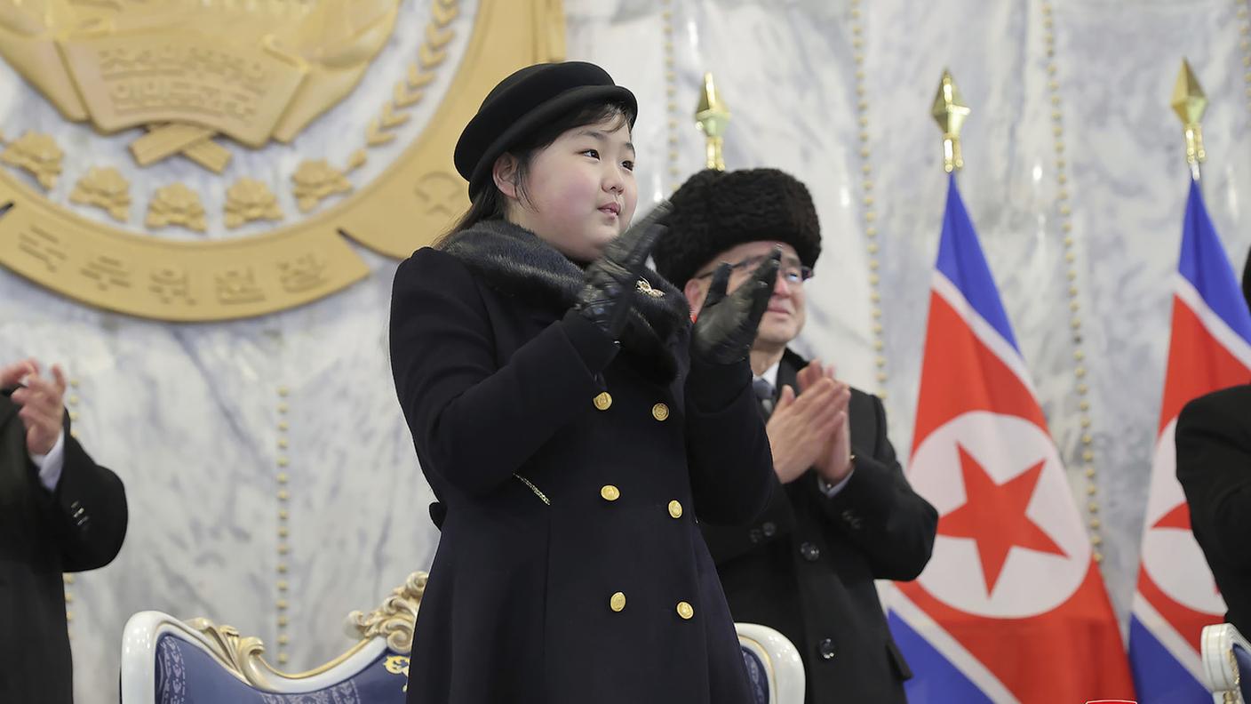 Kim Ju-ae a una parata militare a Pyongyang l'8 febbraio 2023