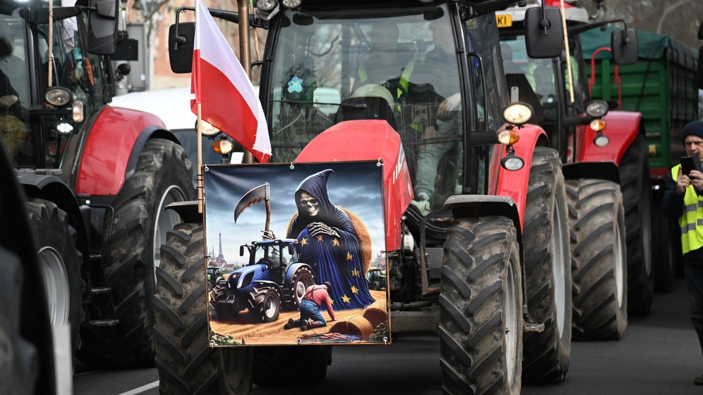 La nuova protesta odierna (mercoledì) degli agricoltori polacchi anche contro "la concorrenza sleale ucraina"