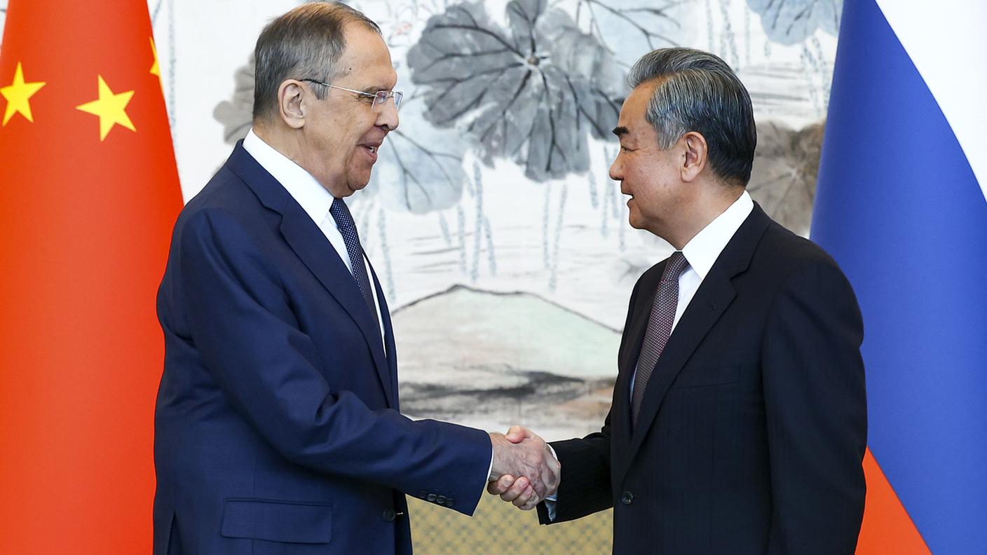 Da Sergey Lavrov e Wang Yi sono arrivate poi nuove critiche alle sanzioni occidentali