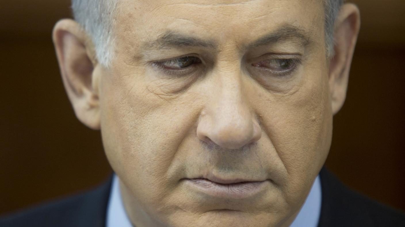 Difficoltà crescenti da gestire, sul piano interno e internazionale, per il capo del Governo israeliano