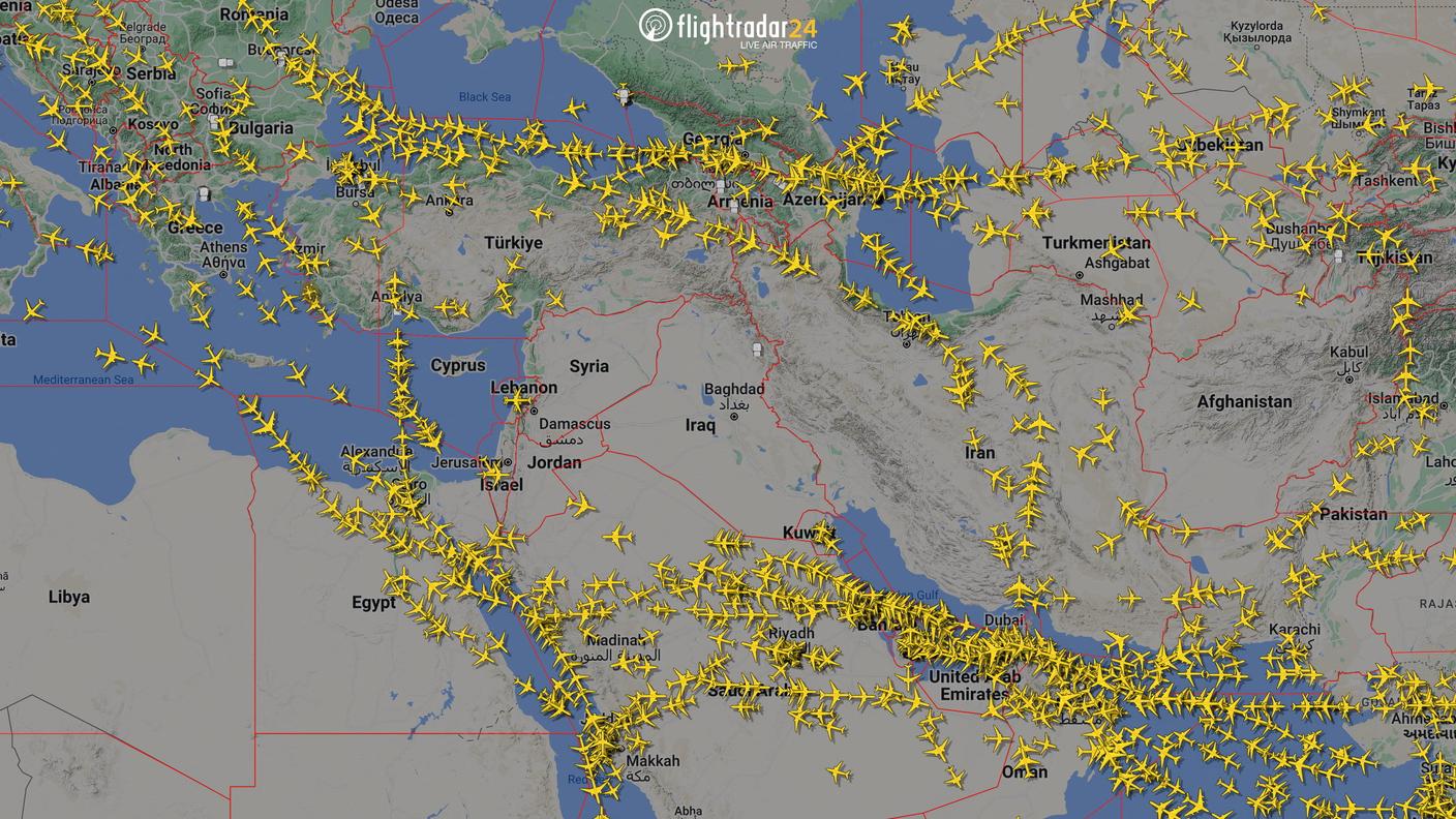 Il traffico aereo in Medio Oriente durante la notte
