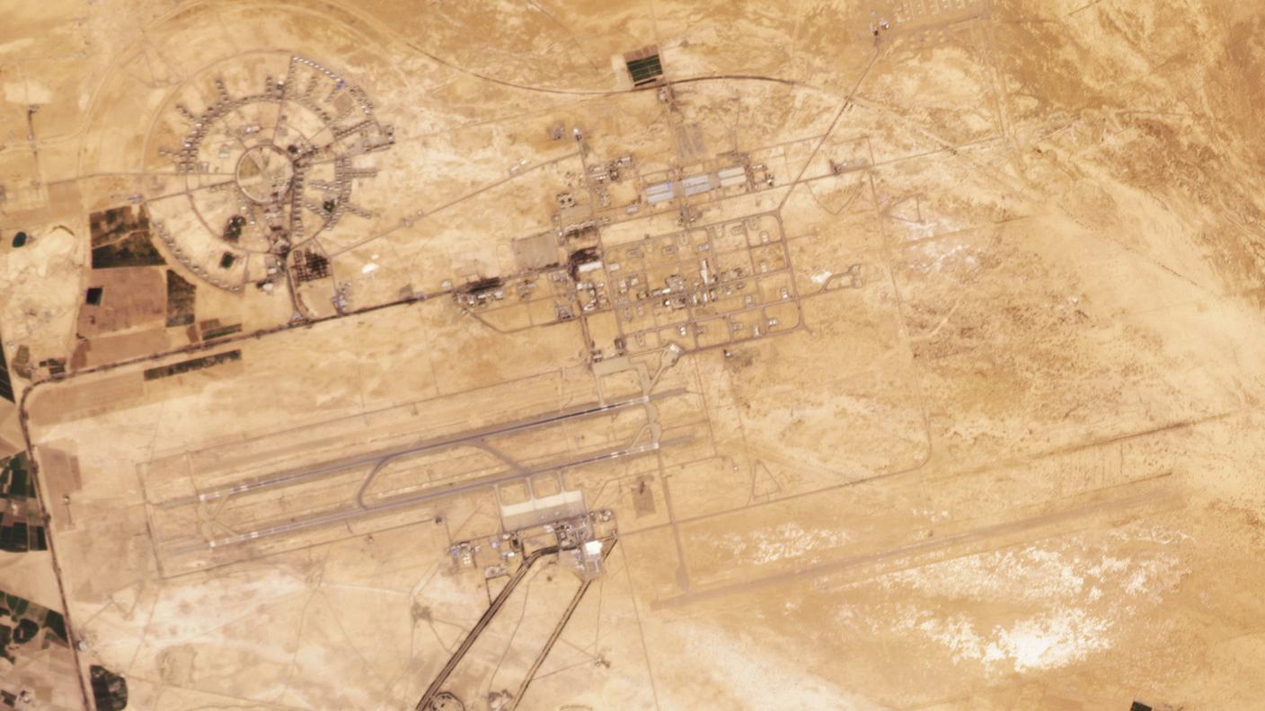 Un'immagine satellitare dell'aeroporto e della base aerea militare di Isfahan, nell'Iran centrale