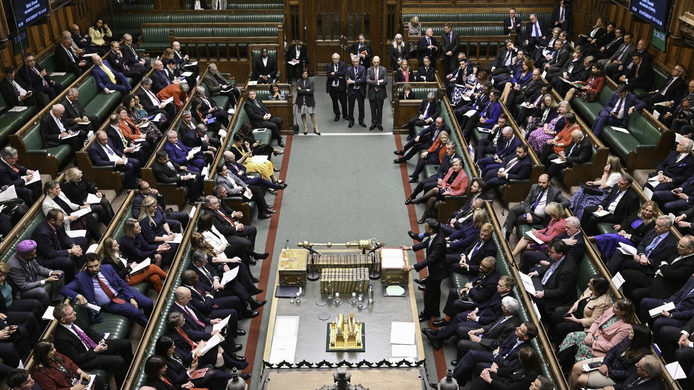 Rishi Sunak ha convinto il Parlamento britannico a superare l'impasse e approvare la legge sui migranti