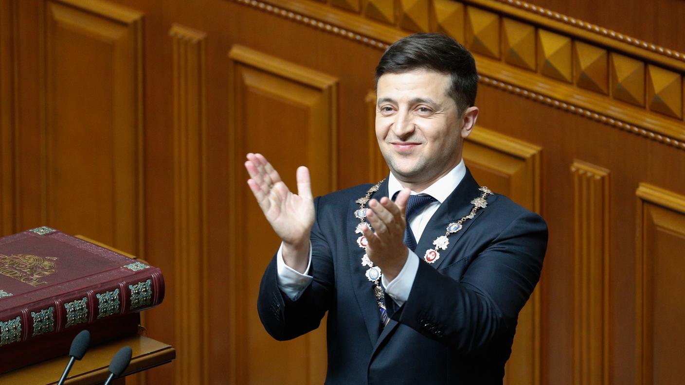 Cinque anni fa, come presidente eletto, Zelensky inaugurava il parlamento
