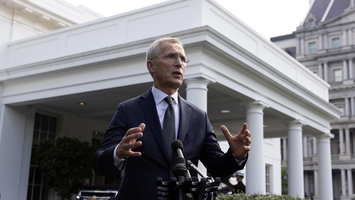 Jens Stoltenberg durante il suo discorso di lunedì a Washington dopo l'incontro con Joe Biden