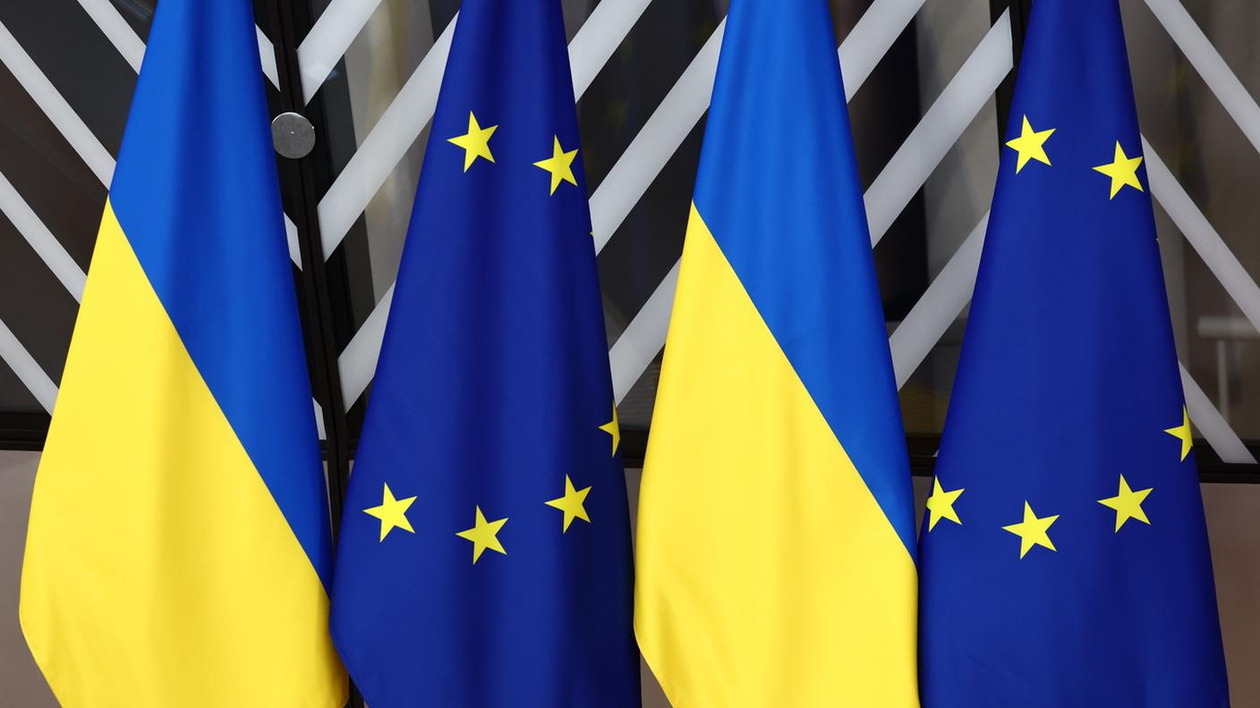 “Questo è un momento storico per tutti noi” ha sottolineato la ministra degli esteri belga Hadja Lahbib, a nome della presidenza di turno del Consiglio UE