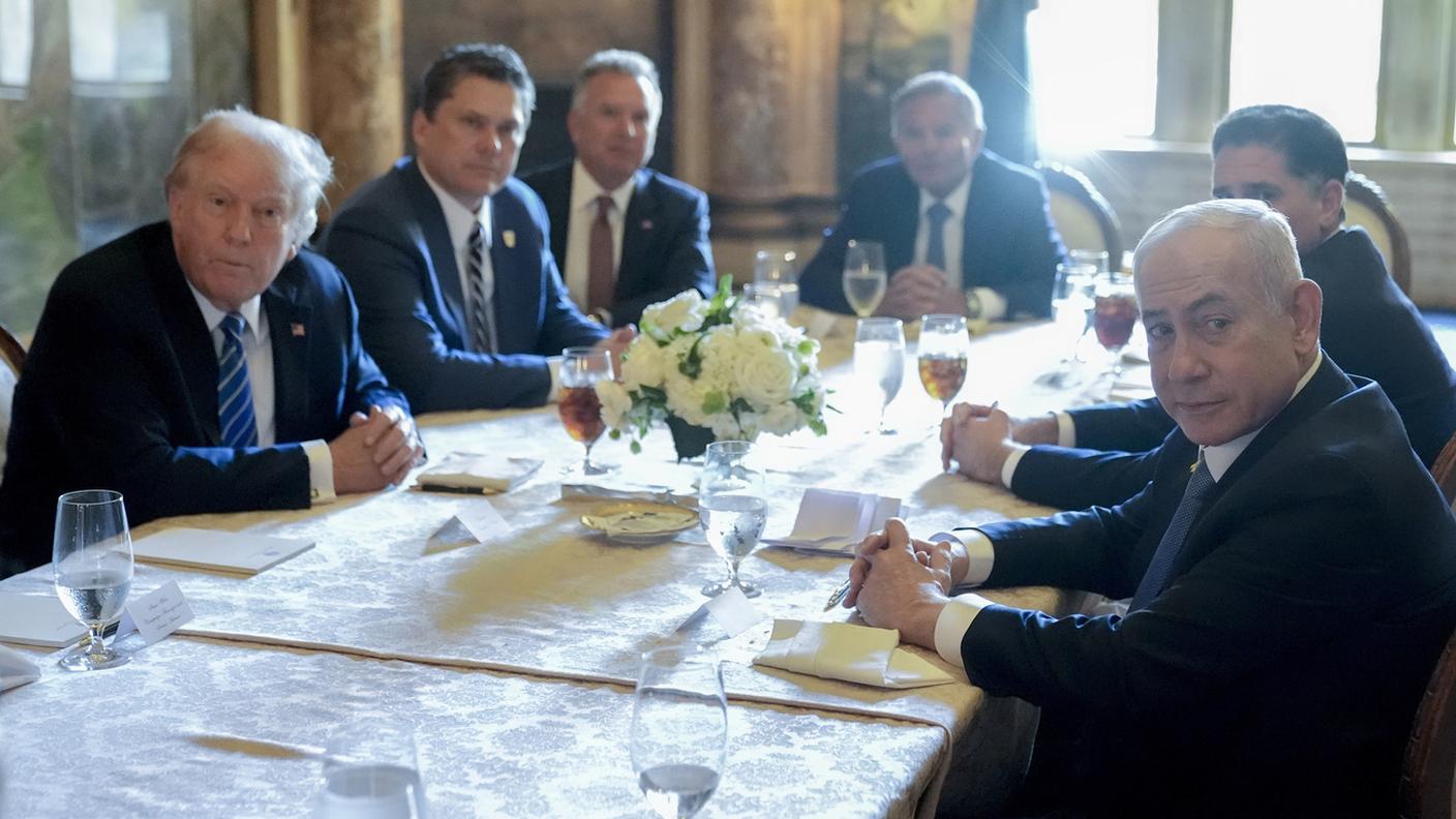 Trump ha accolto venerdì nella sua tenuta di Mar-a-Lago, il premier israeliano Benjamin Netanyahu