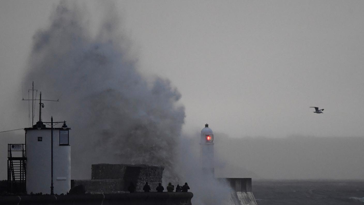 Tempesta a Porthcawl, nel sud del Galles