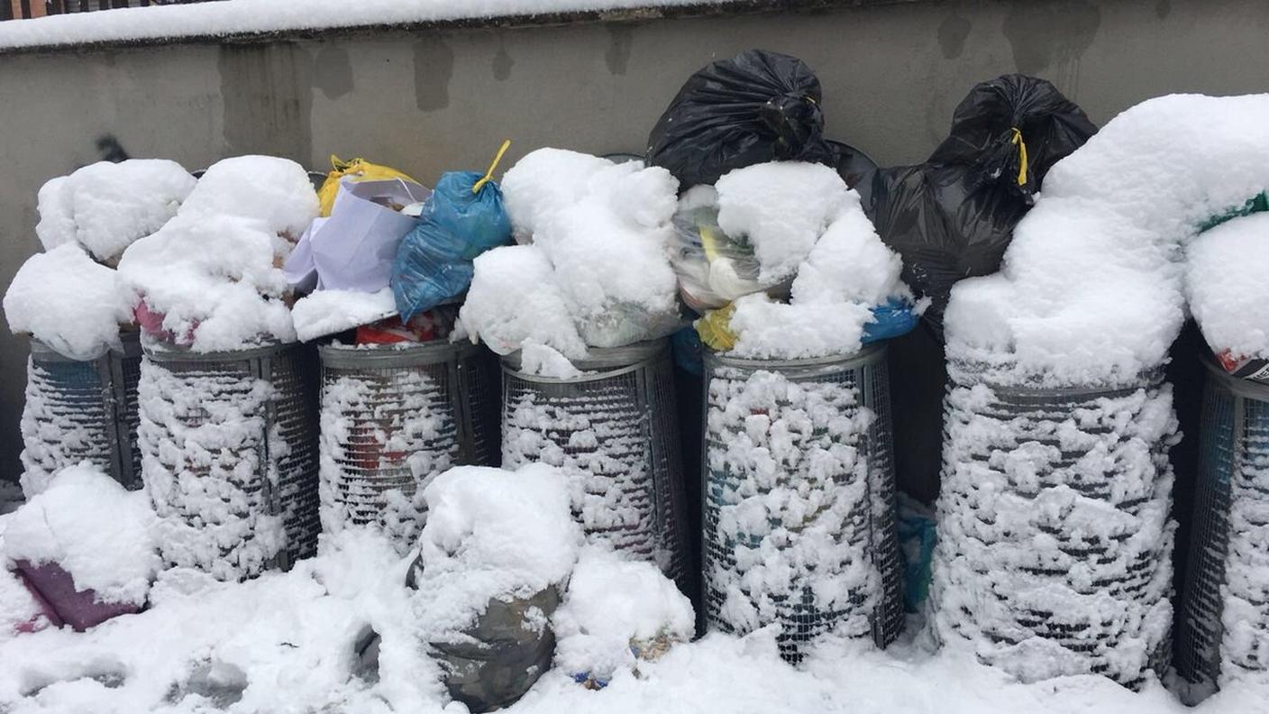 I pupazzi di neve della sindaca Raggi secondo un utente Twitter