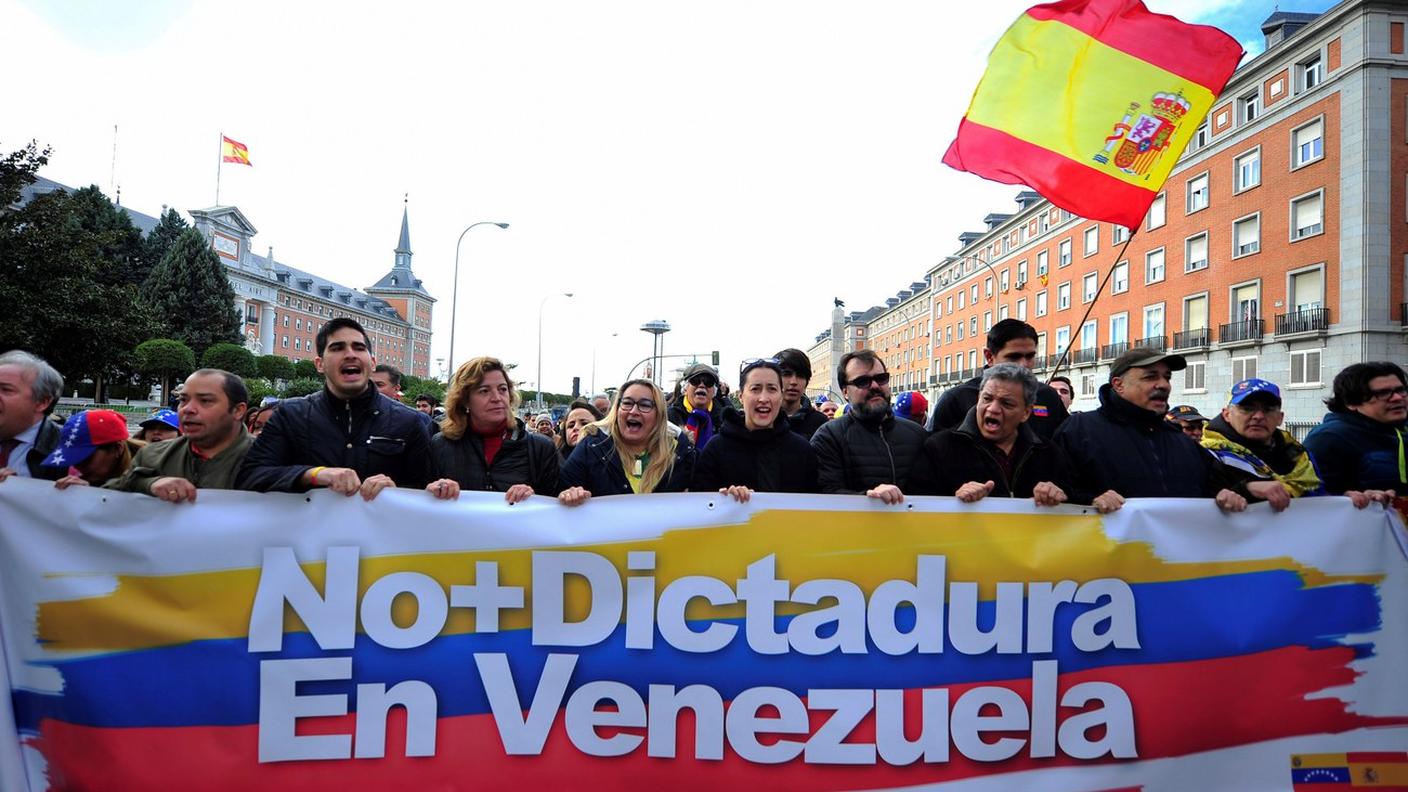 Decine di migliaia le persone tornate in piazza contro il Presidente Maduro.