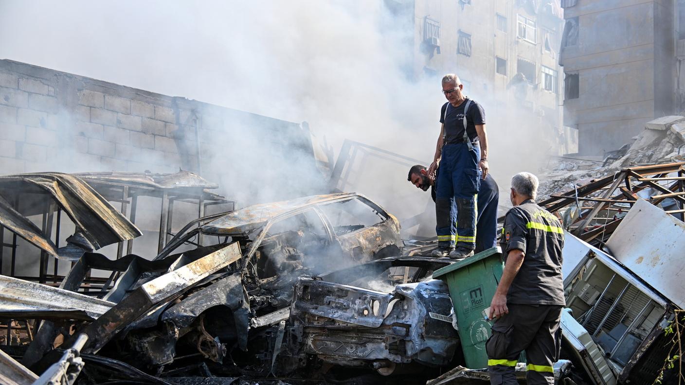 La distruzione lasciata da un raid israeliano nel distretto di Dahieh, a Beirut, Libano (1 novembre 2024)