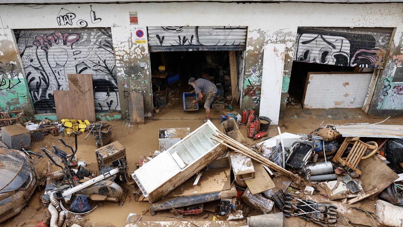 La situazione nella regione di Valencia è ancora caotica a sei giorni dall'alluvione devastante