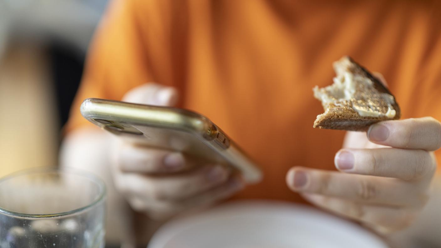 Pane, burro e social.