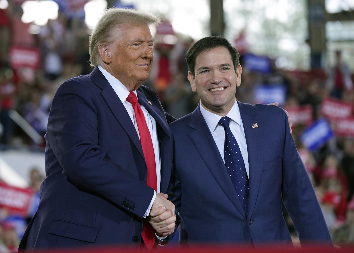 Trump e Rubio, qui ripresi insieme a inizio mese in un meeting dei repubblicani in vista delle presidenziali