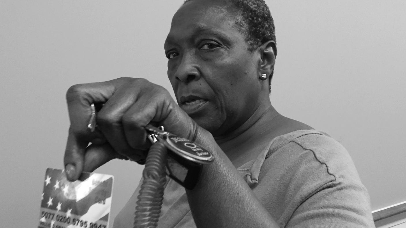 FOOD STAMP - La signora Milly Grant a Memphis paga il cibo con i bollini federali, assegnati alle persone con basso reddito. Vorrebbe comprare più cibo di qualità..