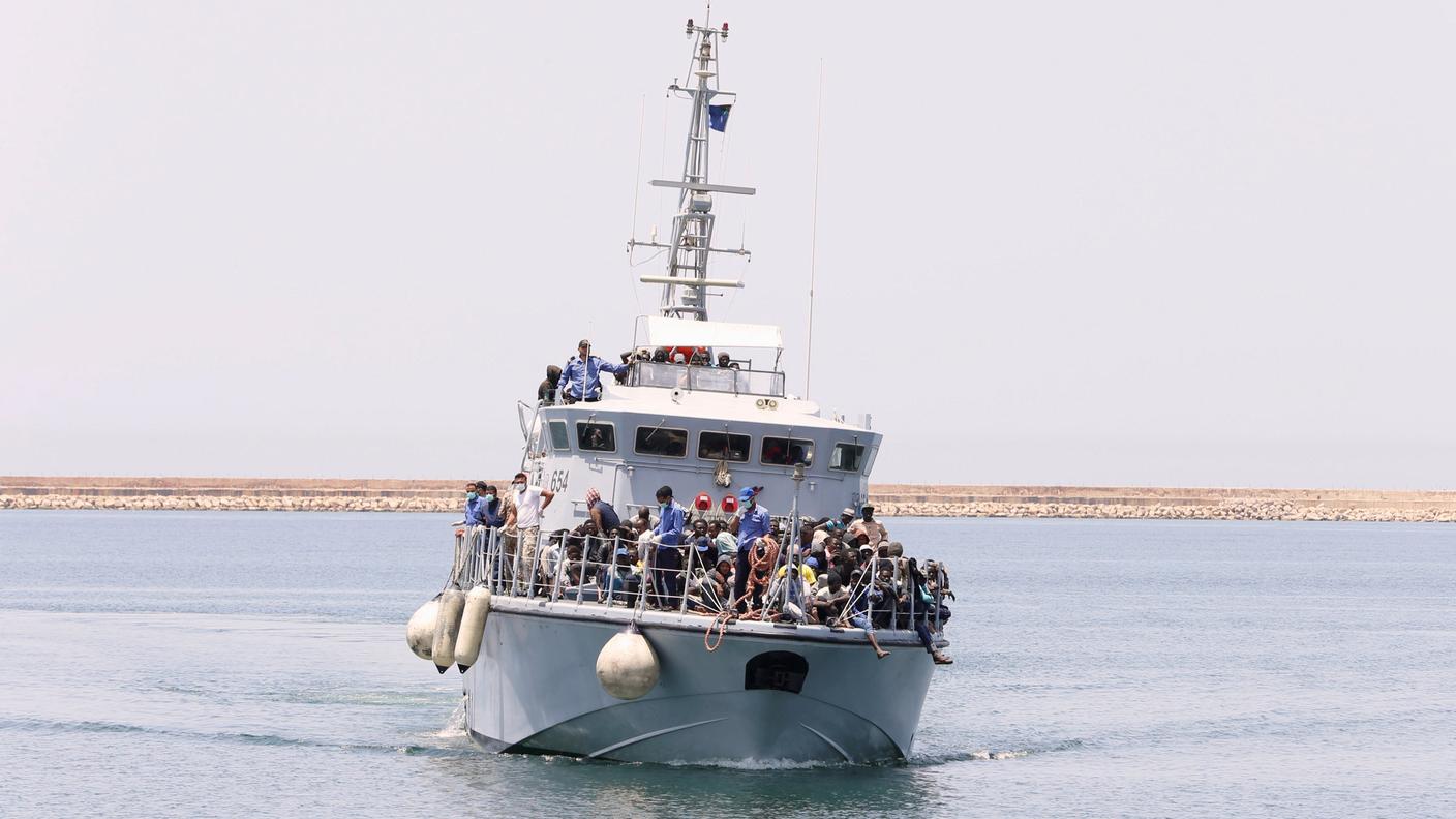 Per Salvini la ONG avrebbe raggiunto l'imbarcazione dei migranti all’interno della zona di soccorso di pertinenza libica