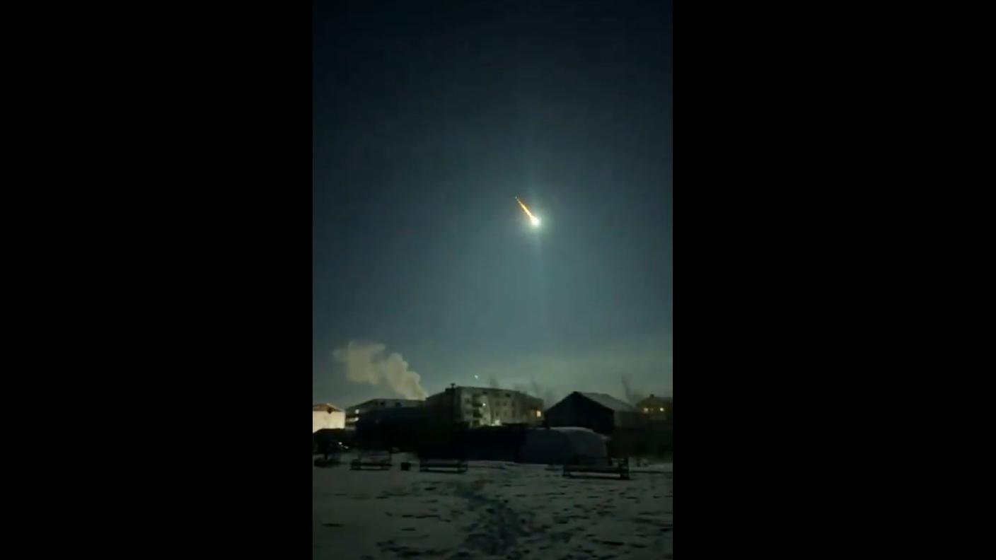 Il piccolo asteroide nei cieli della Siberia in un video pubblicato su X