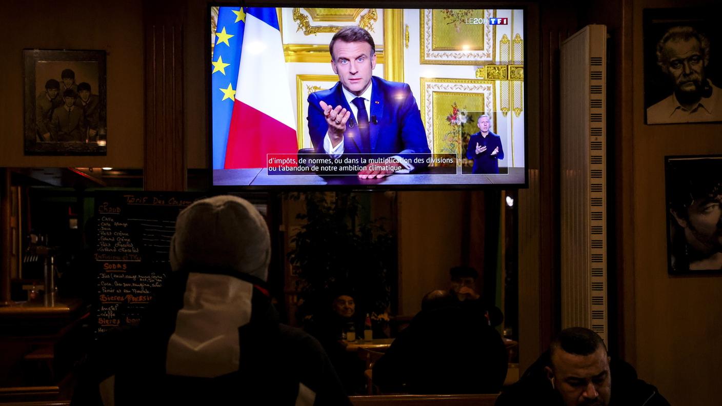 Il capo dell'Eliseo si è rivolto stasera ai francesi