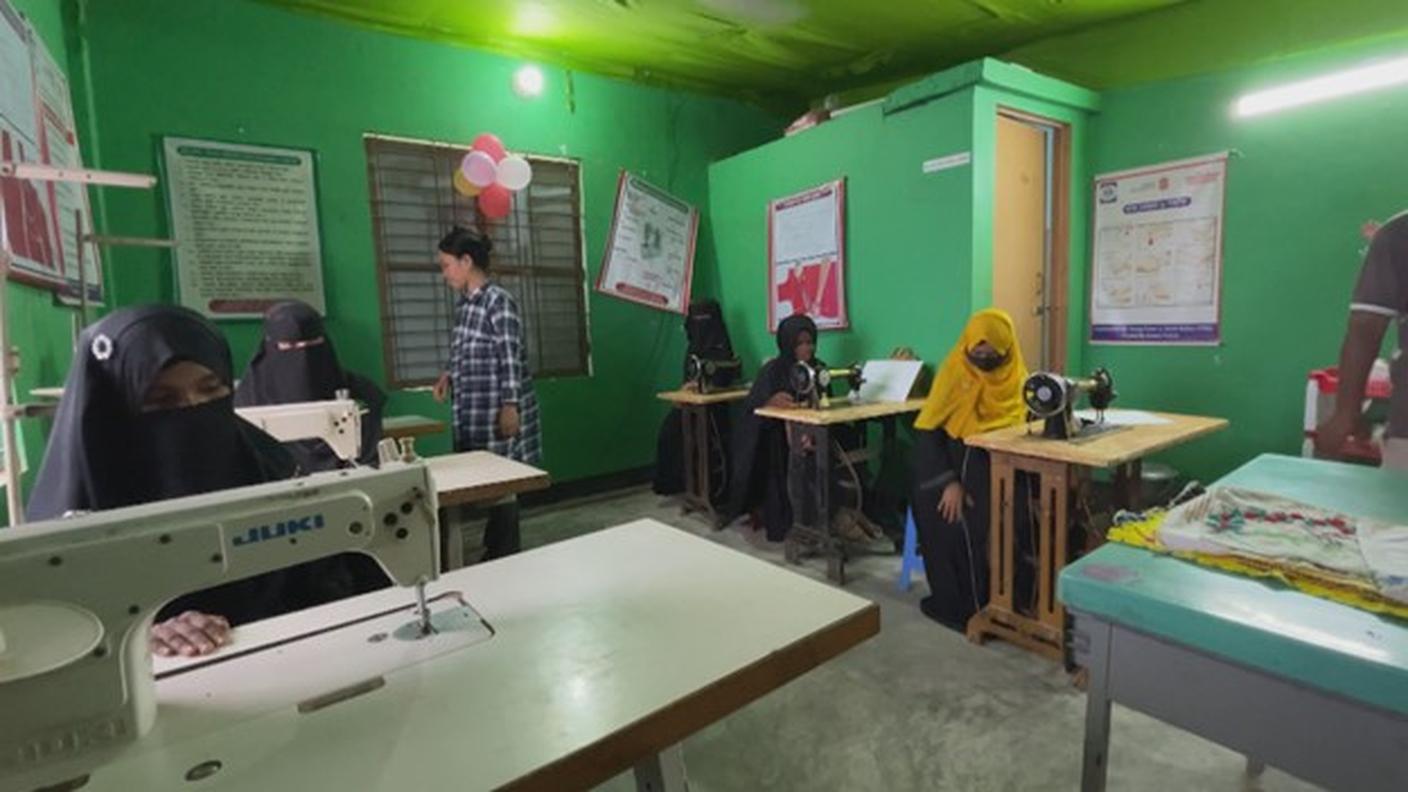 L’atelier di sartoria nella scuola di Solidar Suisse, a Nazirartek, provincia di Cox’s Bazar, Bangladesh