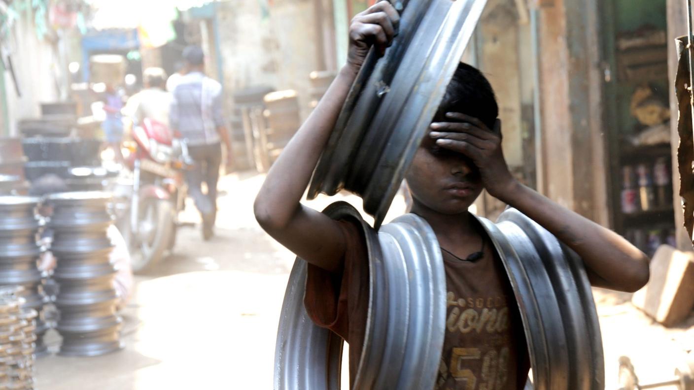 A livello mondiale milioni di bambini sono vittime di violenza, sfruttamento e abuso. Solo in Svizzera si registrano tra 30-50’000 casi di maltrattamenti all'anno