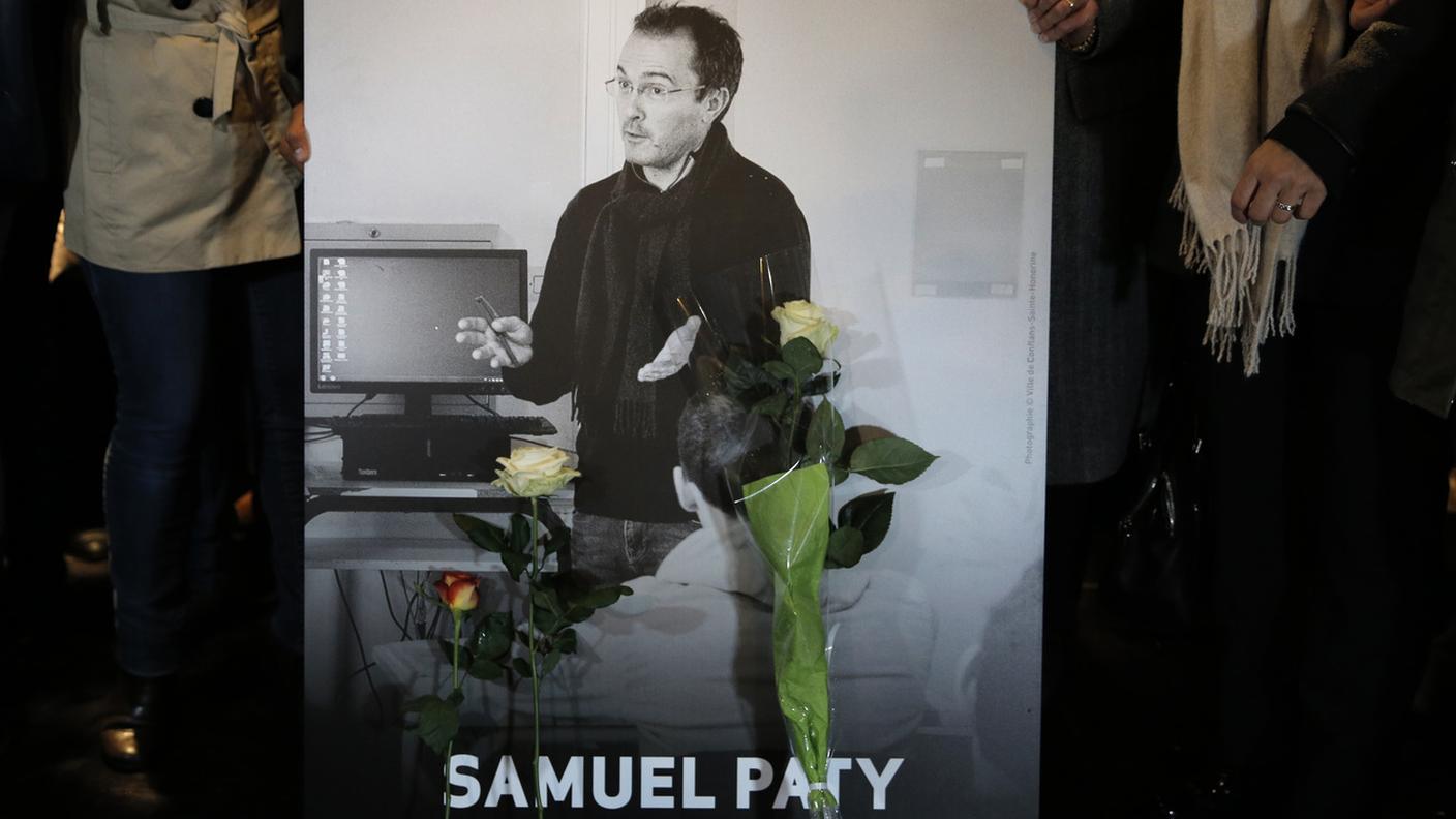 Un tributo all'insegnante di storia Samuel Paty