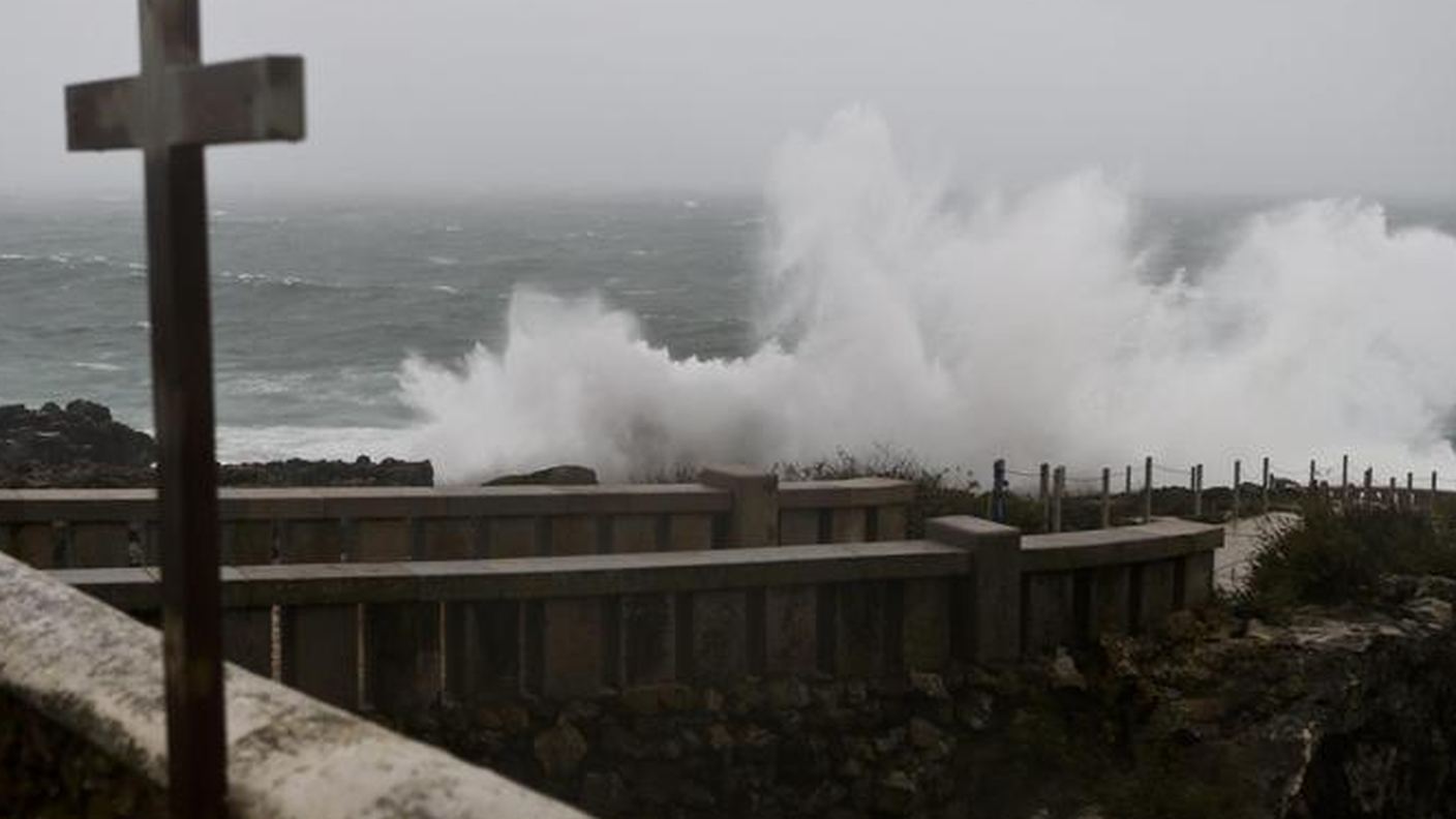 La tempesta è la peggiore che abbia colpito il Portogallo dal 1842