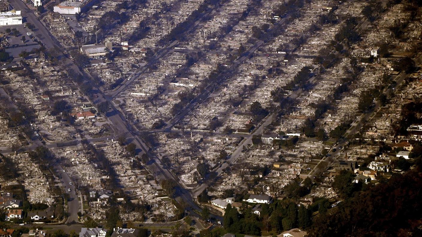 Interi quartieri sono stati distrutti dalle fiamme, come è il caso di Pacific Palisades