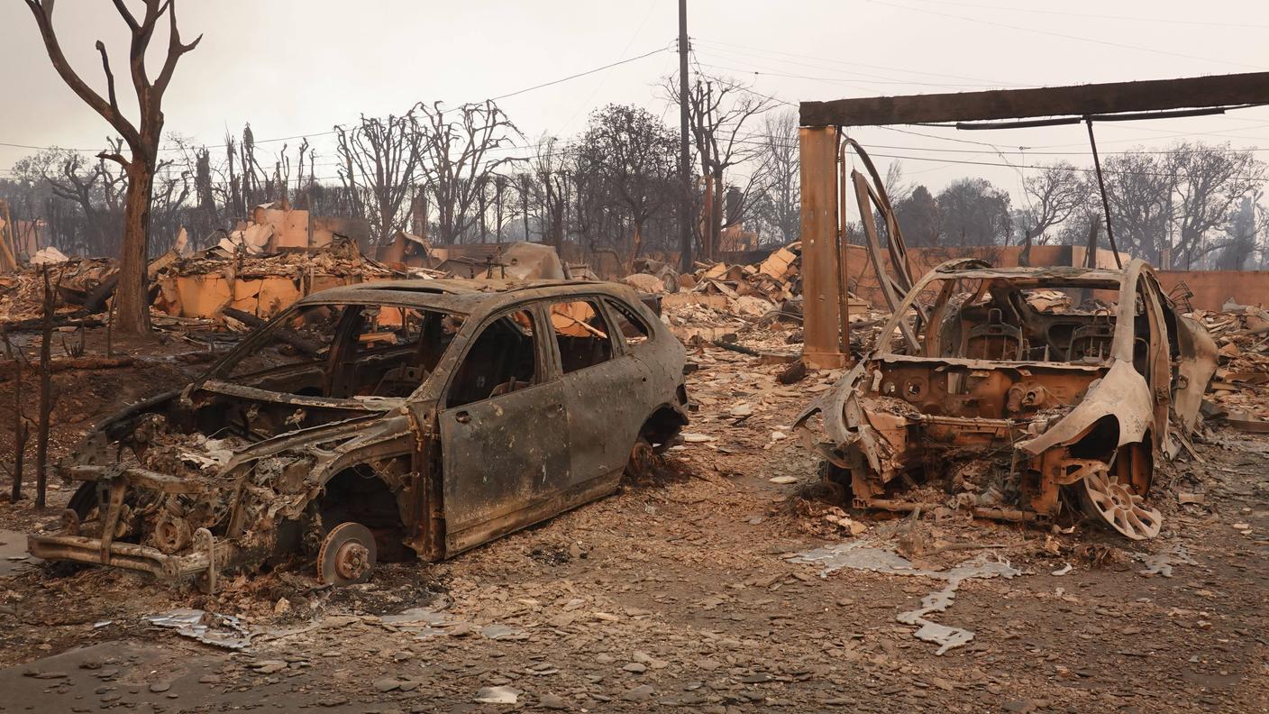 La distruzione lasciata dalle fiamme a Pacific Palisades