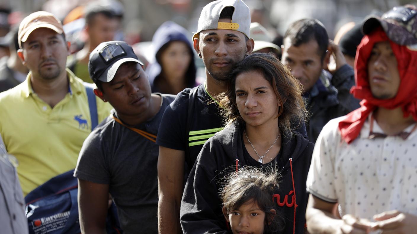 Altre 3'000 persone sono in viaggio verso gli Stati Uniti