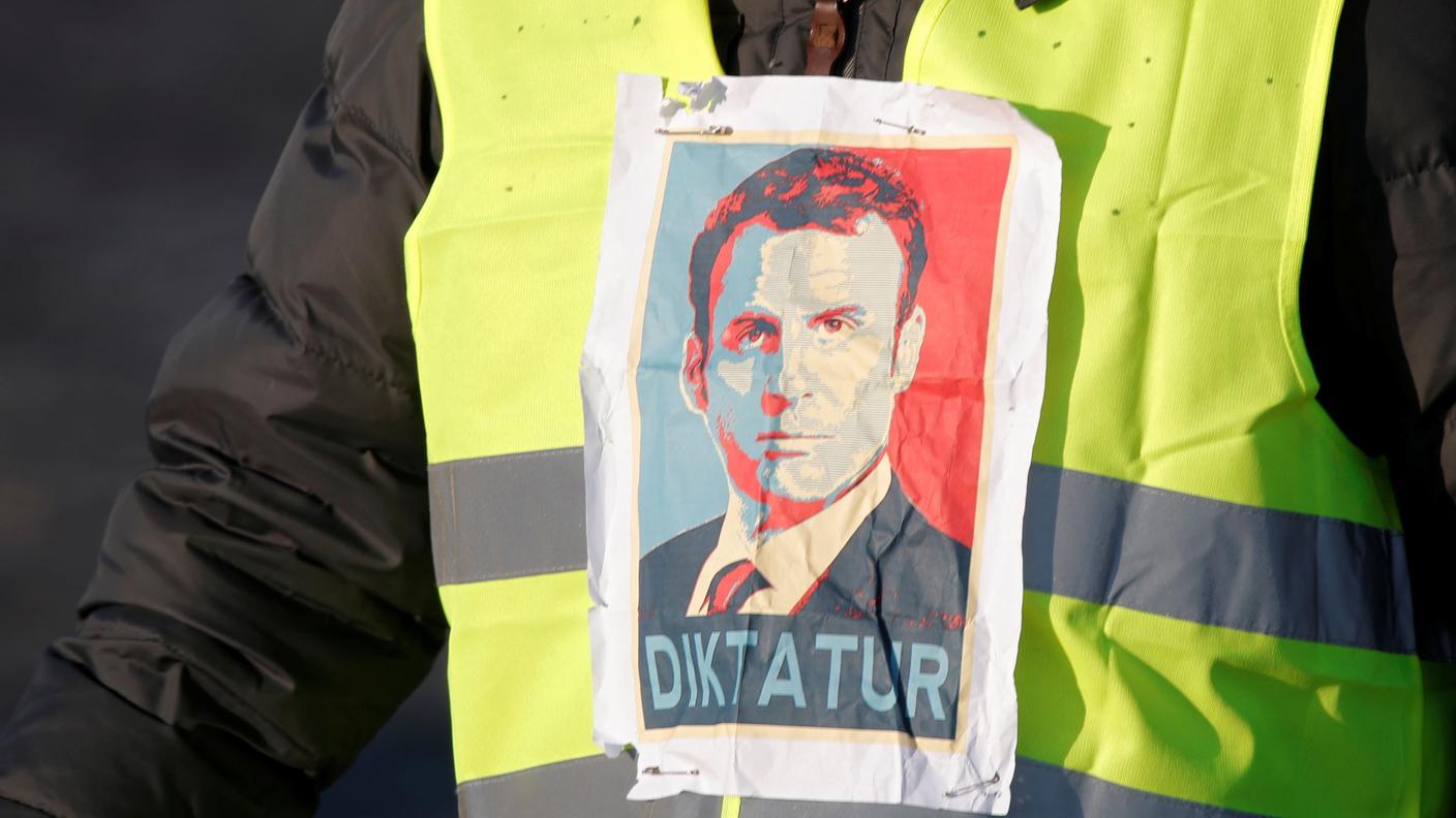Non si ferma la protesta dei manifestanti contro le politiche attuate da Emmanuel Macron
