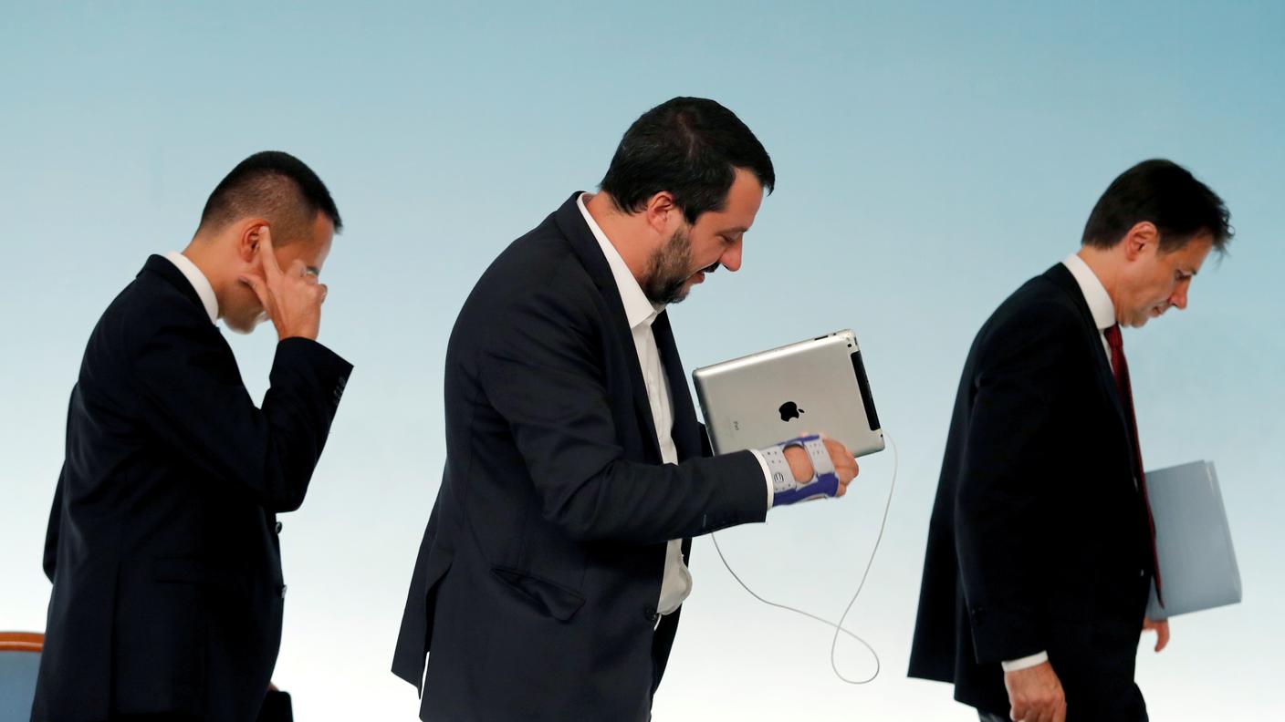 Il vicepremie Di Maio (5 Stelle), Salvini (Lega) e il premier Conte, nella foto da sinistra a destra