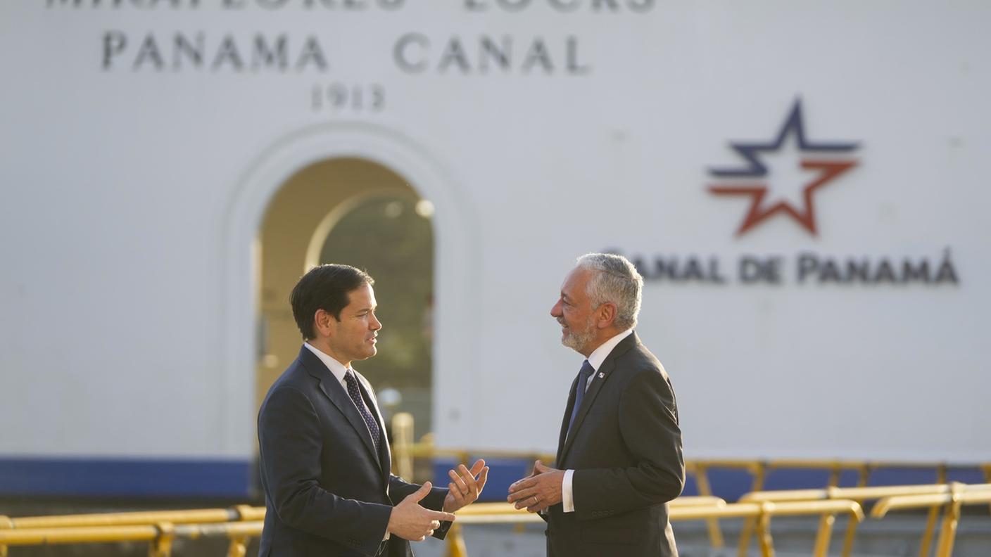 Il Segretario di Stato Marco Rubio con l'amministratore del Canale di Panama Ricuarte Vásquez