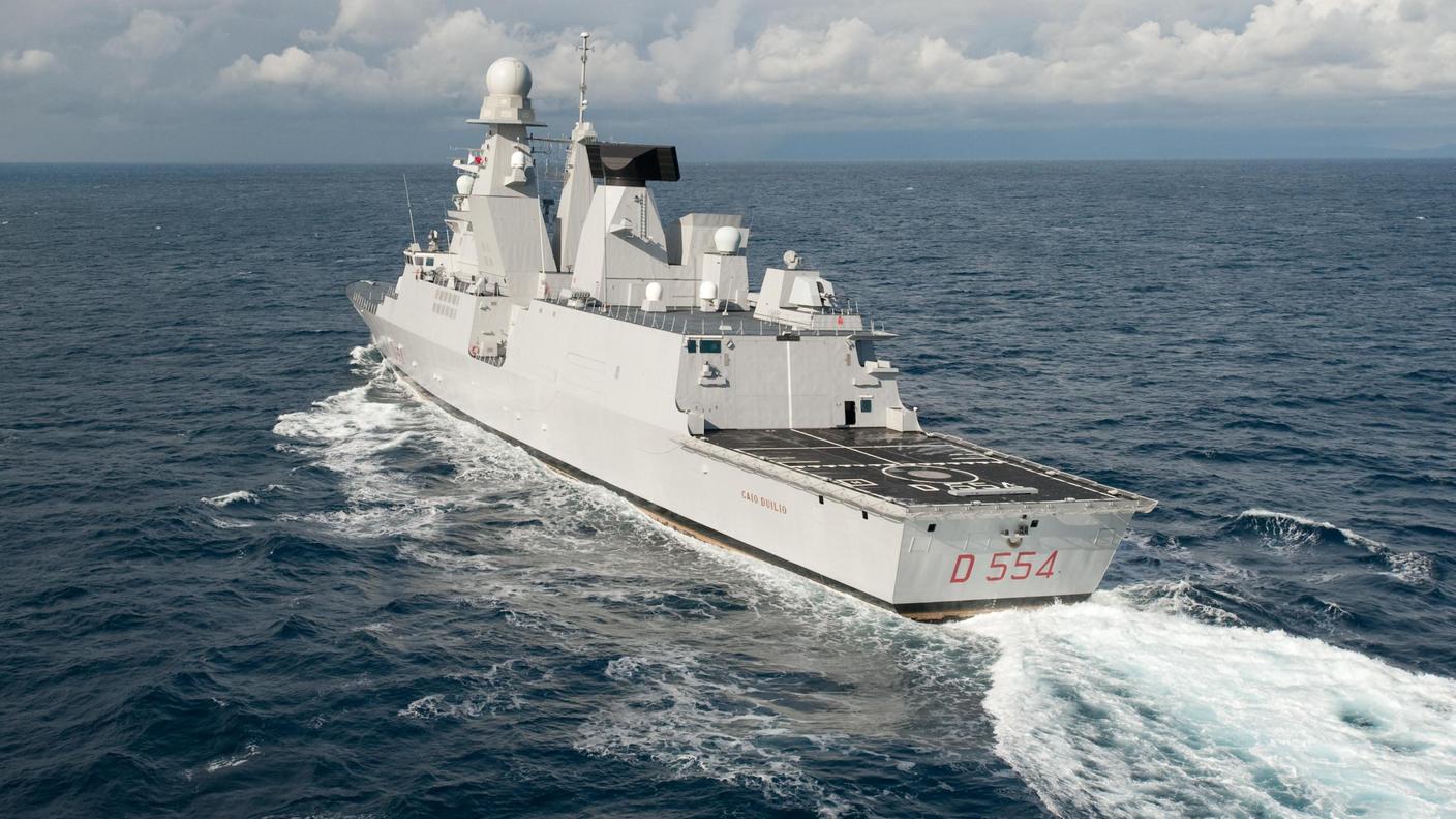 Il cacciatorpediniere intervenuto per salvare i naufraghi