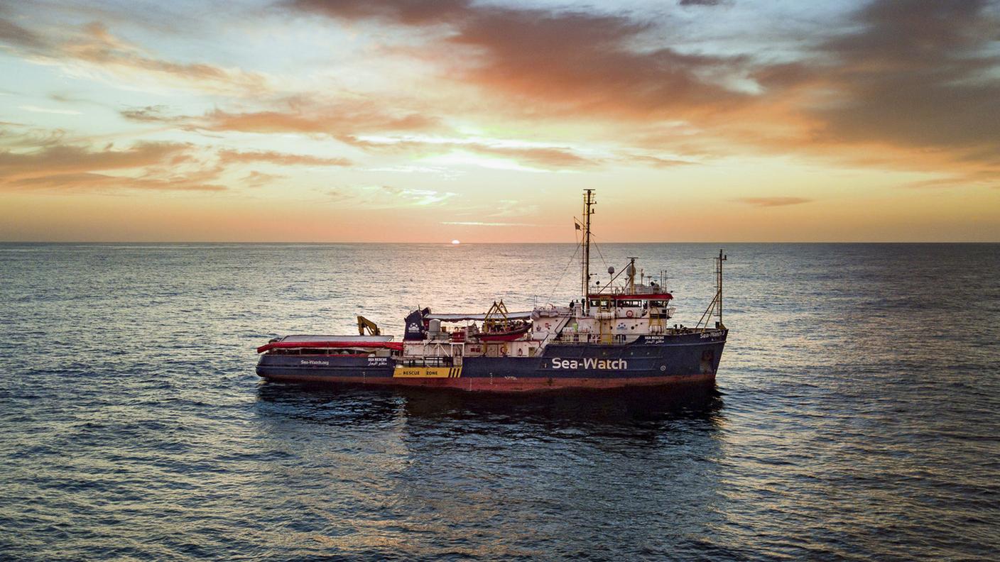 La Sea Watch ha lasciato la baia di Siracusa per attraccare nel porto di Catania