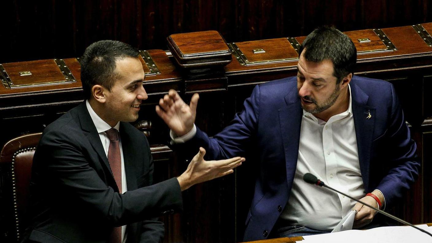 Il capo politici dell'M5S, e vicepremier, Luigi Di Maio insieme al leader della Lega, e vicepremier, Matteo Salvini.