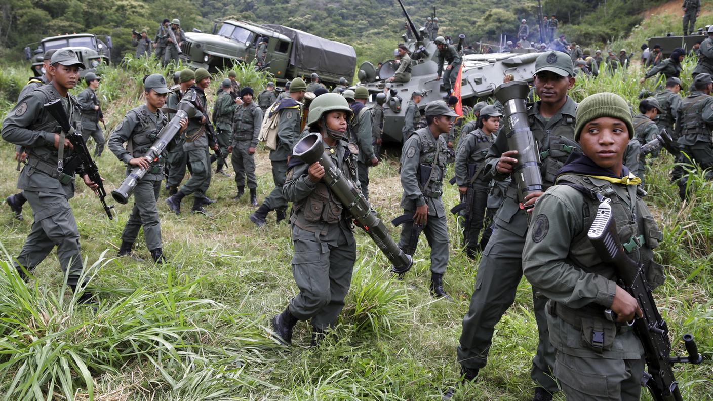 Soldati venezuelani nella selva