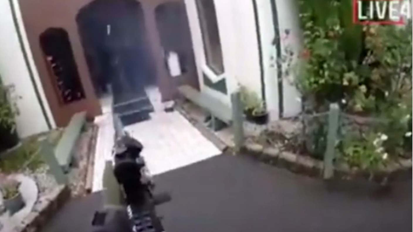 Un fotogramma del video dell'attacco diffuso in rete