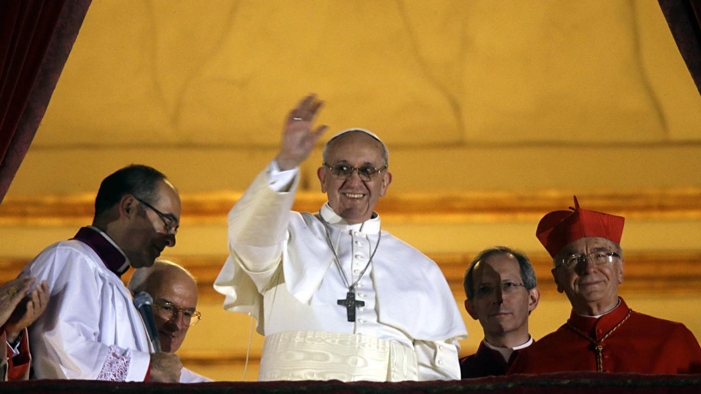 Sul balcone centrale di Piazza San Pietro il giorno dell'elezione
